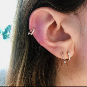 Faux piercing chaîne